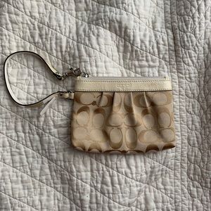 Coach Wristlet Tan/Khaki/White